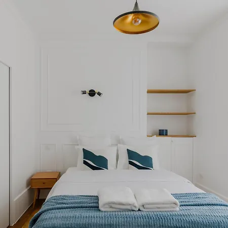 Center Colisee * Paris